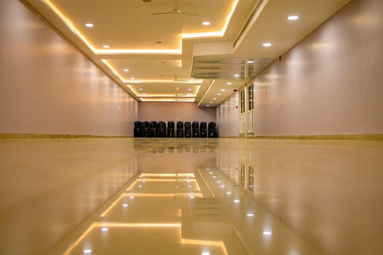 Hotel Kkm International Kuzhittura Esterno foto